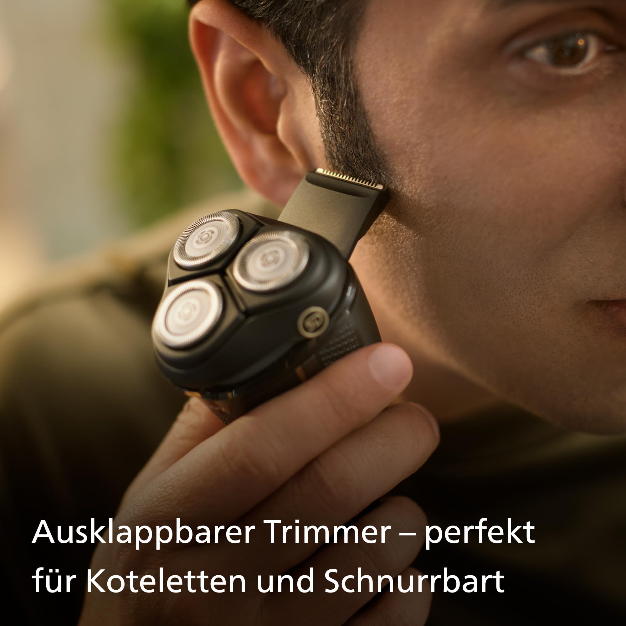 Philips Shaver Series 3000 – Elektrischer Nass- und Trockenrasierer für Männer in Schwarz, mit SkinProtect-Technologie, ausklappbarem Bartschneider, Ladestation und Reisetasche (Modell S3342/13)