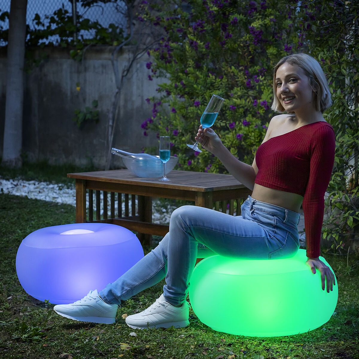 Innovagoods Aufblasbarer Hocker Mit Mehrfarbiger Led-Beleuchtung Und Fernbedienung Pulight Innovagoods